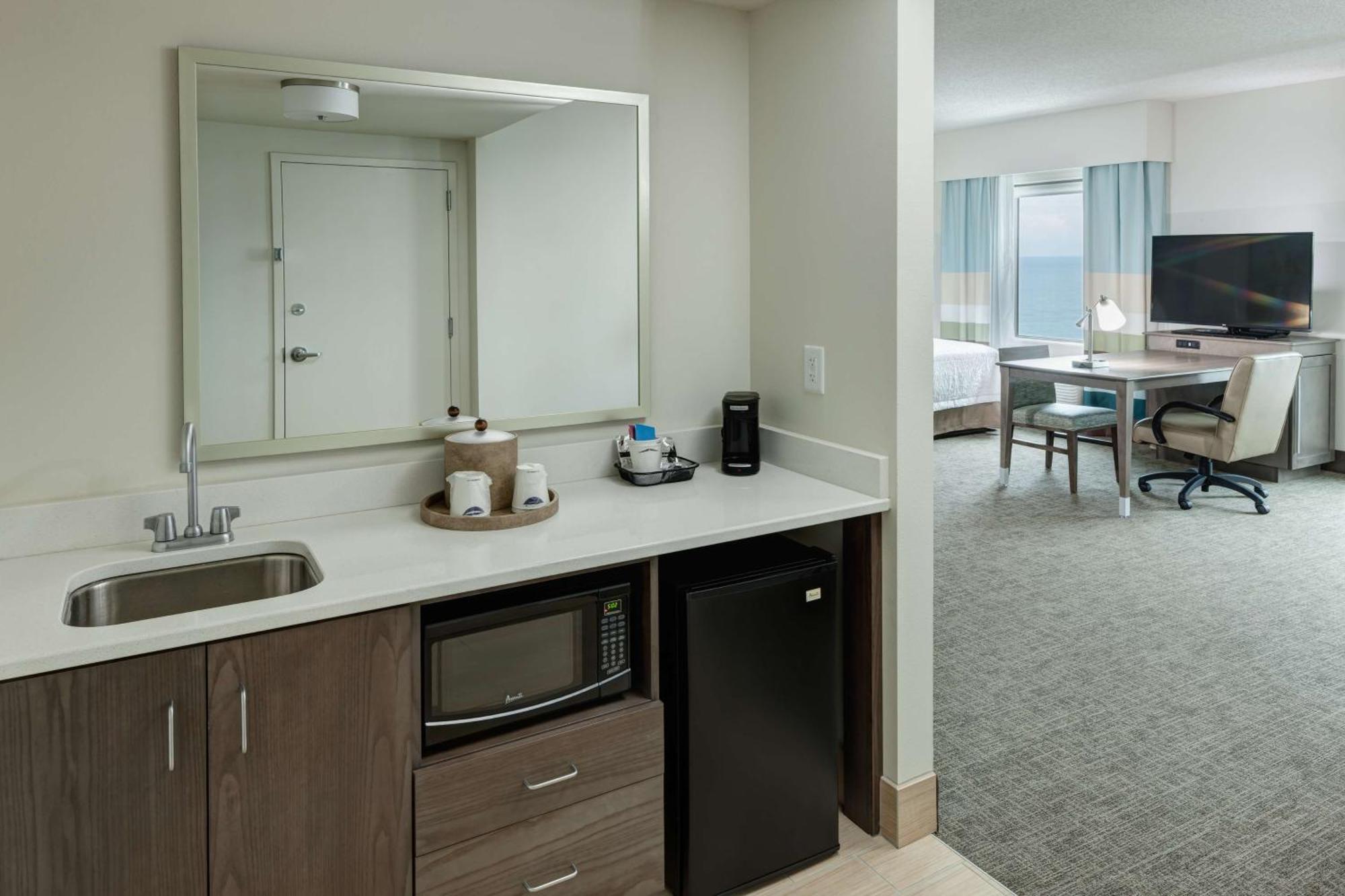 Hampton Inn & Suites By Hilton Carolina Beach Oceanfront Екстер'єр фото